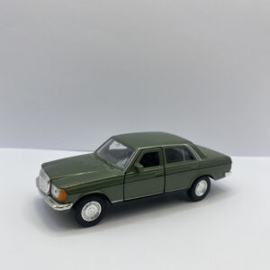 VOITURE DE COLLECTION "MERCEDES BENZ 230E" MÉTAL - Vert
