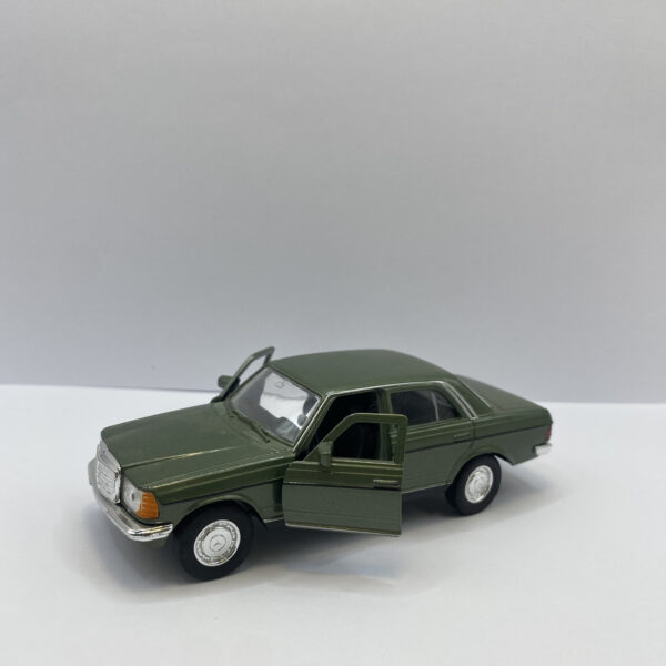 VOITURE DE COLLECTION "MERCEDES BENZ 230E" MÉTAL – Image 8