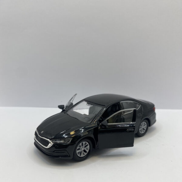 VOITURE DE COLLECTION "SKODA OCTAVIA" MÉTAL – Image 2
